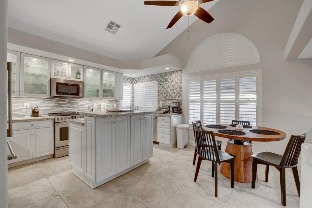 Beautiful 5Br W/King Beds, Pool & Hot Tub, Games Villa Las Vegas Exterior photo